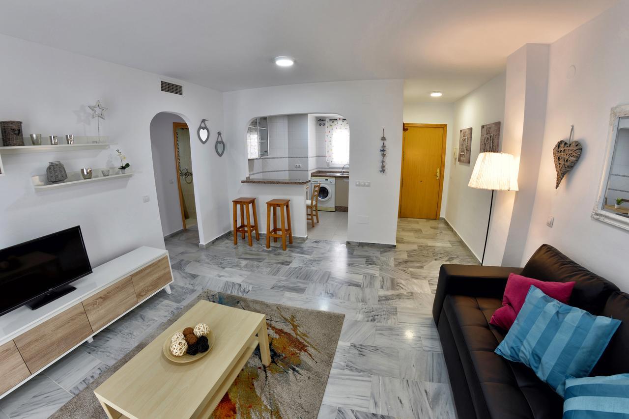 Apartamentos Maribel Малага Экстерьер фото