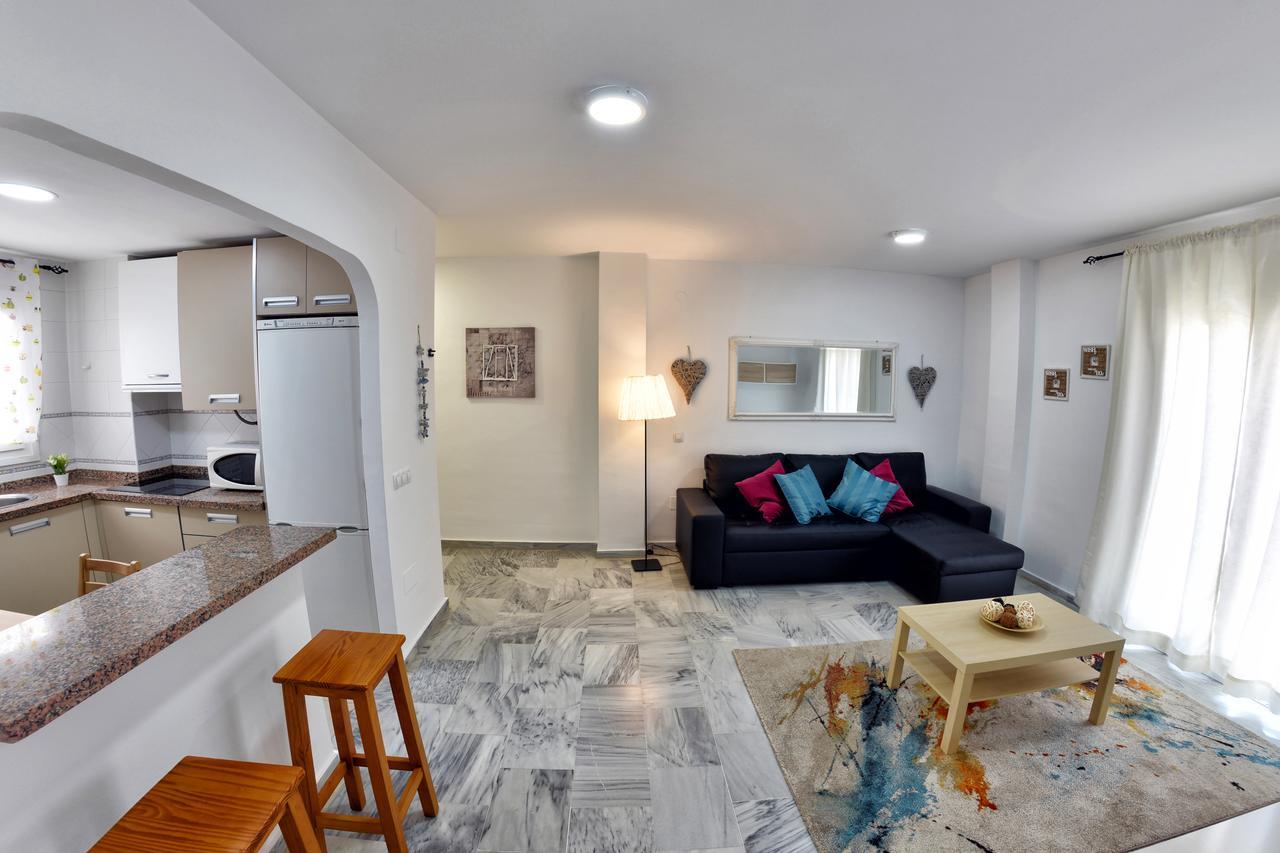 Apartamentos Maribel Малага Экстерьер фото